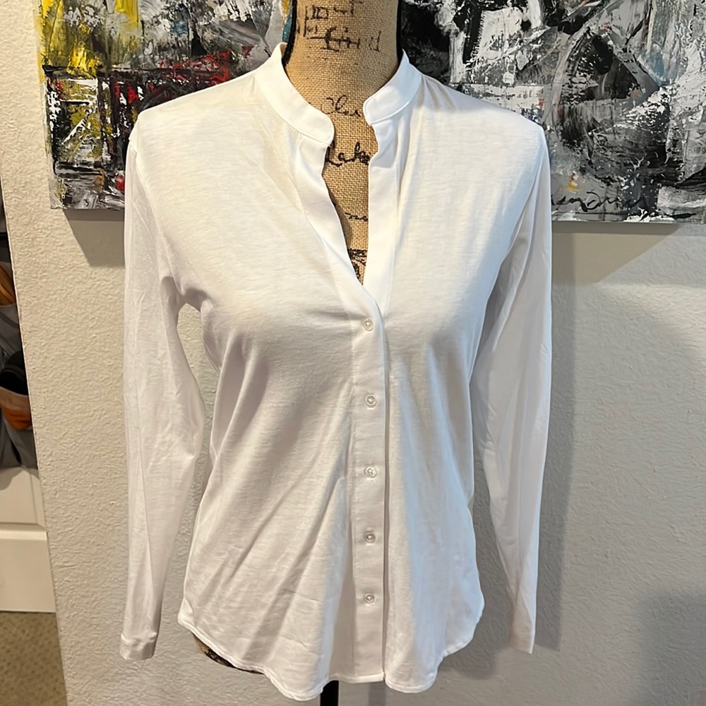 James Perse white blouse. Fitted cut. James Perse size 1 - which is size US 4